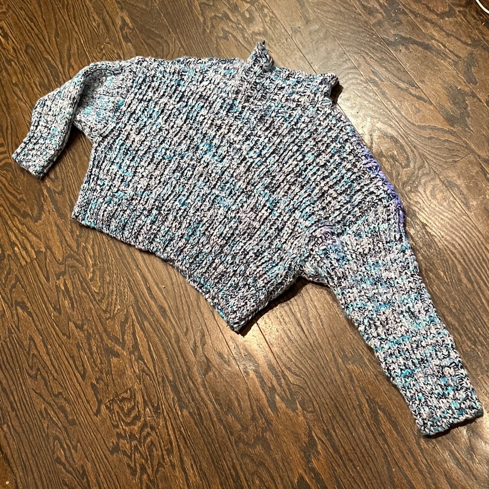 NWT- FREE PEOPLE- BOXY DROP-SHLDR XL SWEATER in BLUES/WHITE/BLACK